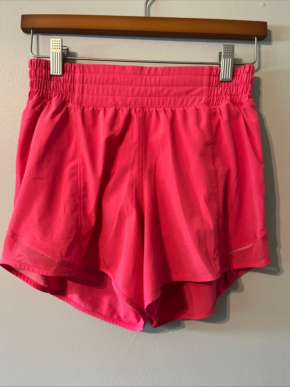 Lululemon Hotty Hot Lined Short 2.5" Inseam Size 4 Pink